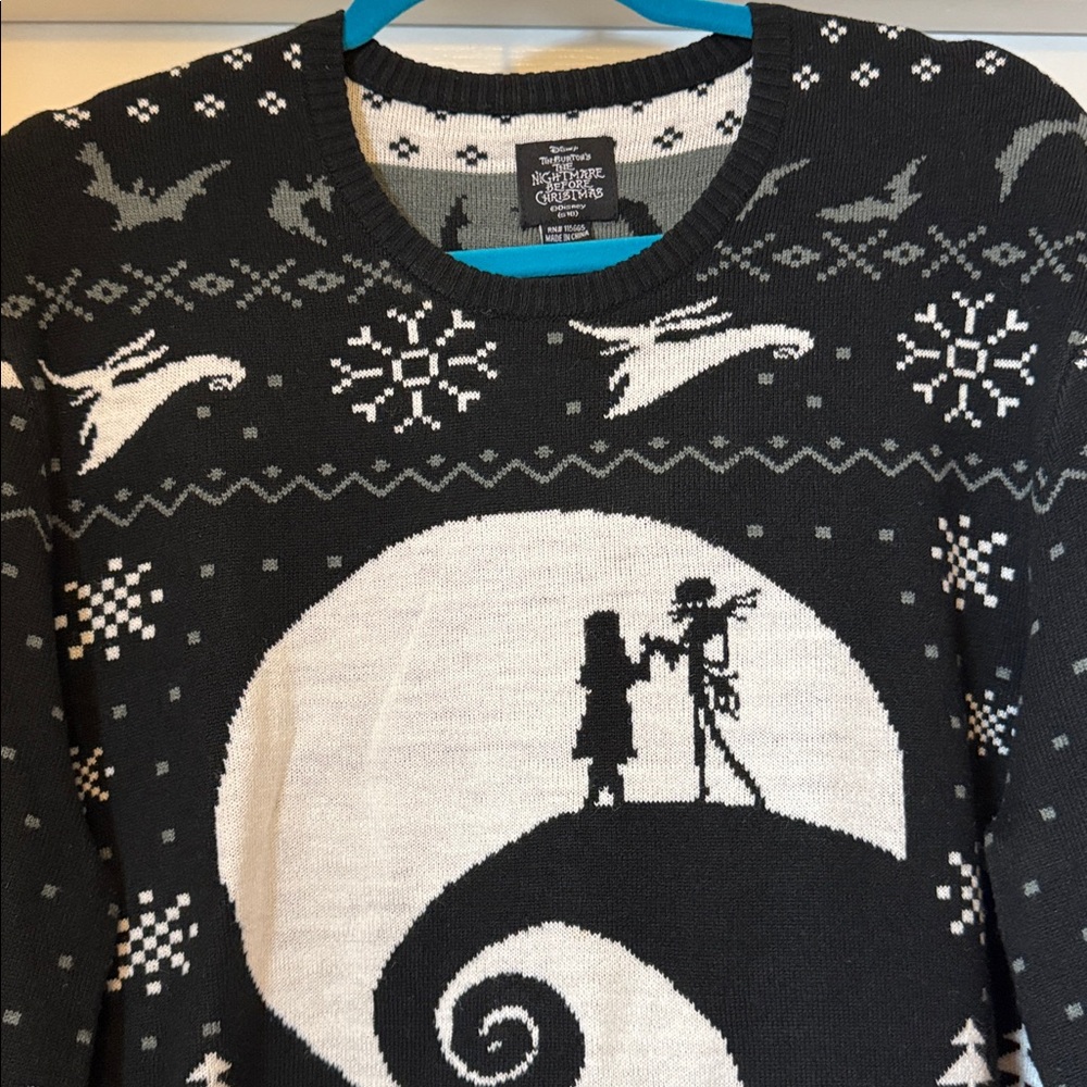 Disney nightmare before Christmas sweater - Picture 2 of 3